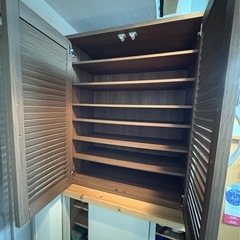 ニトリのルーバー扉シューズボックスの画像