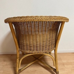 ラタンチェアの画像