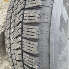 【良品】BRIDGESTONEスタッドレス　ホイールセット　スタッドレス　ブリヂストン 205 60r16 新型プリウスなどにの画像