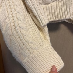 GU アイボリー ケーブルニットカーディガンの画像