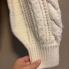 GU アイボリー ケーブルニットカーディガンの画像
