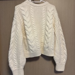 GU アイボリー ケーブルニットカーディガンの画像
