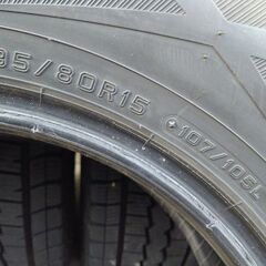 冬 ハイエース 車検対応【~90％ 富山】冬４本【点検OK】195/80R15 LT キャラバン【富山市】日本製 ダンロップ SV01 中古 195/80R15　107/105L LTの画像