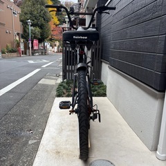 タイヤの大きい自転車の画像
