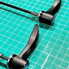 GIANT RWS WHEEL RETENTION スキュワー前後セットの画像