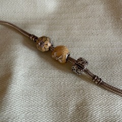 PANDORA チェーンブレスレット／チャーム3個付きの画像