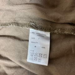 薄い手の上着の画像