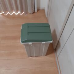 (家具) ゴミ箱、ケース、家具の画像