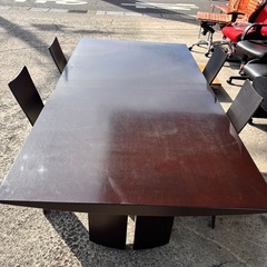 ダイニングチェア&テーブルの画像