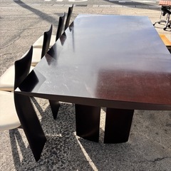 ダイニングチェア&テーブルの画像