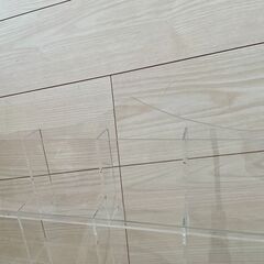 アクリル製ポストカードスタンドの画像