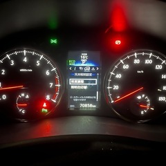 アルファード30系2.5Gゴールドエンブレムの画像