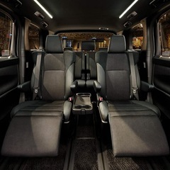 アルファード30系2.5Gゴールドエンブレムの画像