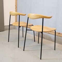 CRASH GATE(クラッシュゲート)/NOR(ノル)のラウルダイニングチェア 2脚セットです。アッシュ材とスチール脚の異素材の組み合わせがスッキリと洗練された印象のセミアームチェアです。の画像