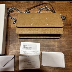 メゾンマルジェラ　ベージュ レザー ショルダーバッグの画像