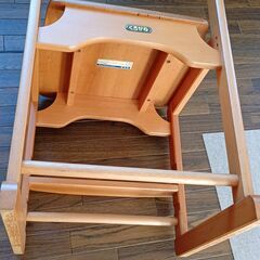 木製でとても綺麗なイスですの画像