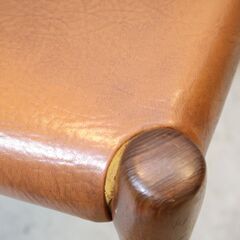 デンマークのメーカーJ.L.Moller(ジェイ.エル.モラー)社のNo.80 ダイニングチェア 2脚セット。チーク材のナチュラルな質感とスッキリとしたデザインが特徴の木製椅子。北欧家具をインテリアにの画像