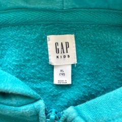 【取引中】GAP パーカー　サイズ150(XL) キッズの画像