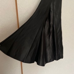 スカート　
レザー調の画像