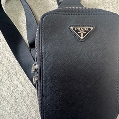 プラダポシェットメンズの画像