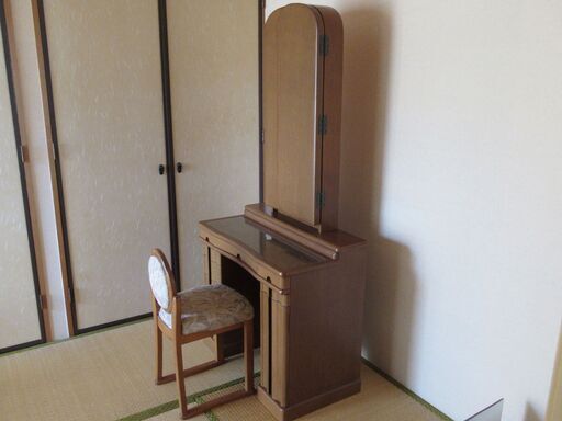 三面鏡ドレッサー】木目 (TOMP) 春日井のドレッサーの中古あげます