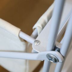 無印良品(MUJI)のスチール4段帆布バスケット付きユニットシェルフ。シンプルなデザインながら収納力もあるのでリビングチェストやランドリーラックとしてもおススメです！の画像