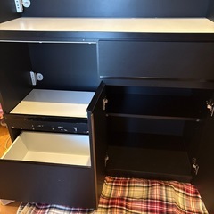 食器棚黒の画像