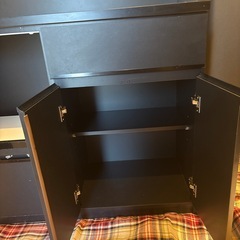 食器棚黒の画像