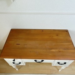 ドレッサーにも、デスクにも…の画像