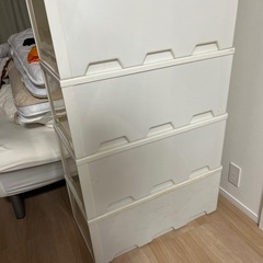 衣装ケースの画像