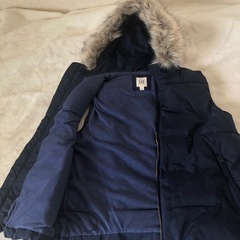 GAP ネイビー M ダウンベスト ファー付き（今週火曜日まで）の画像