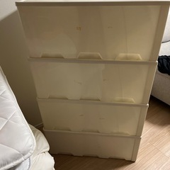 衣装ケースの画像
