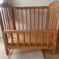 ベビーベッドの画像