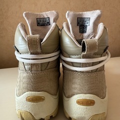 KEEN PYRENEES ハイキングシューズストロー 防水の画像