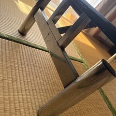 折りたたみ式テーブルの画像