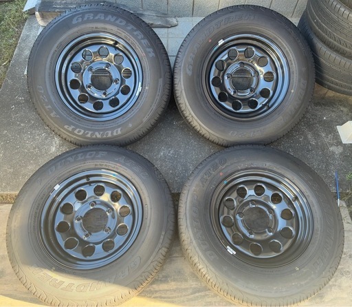 ジムニーシエラ純正　タイヤホイール　4本　オシャレなデザイン！