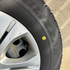 スタッドレスタイヤ　ブリヂストン　ブリザック　日産純正ホイール付き　2023年製　185/70R14  【おまけ付【】の画像