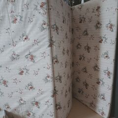 三つ折り　マットレス　セミダブル程度の画像