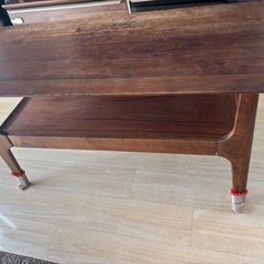 木製　テーブルの画像