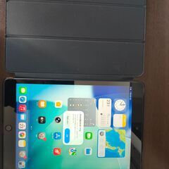 iPad 第8世代 32GB Wi-Fi + cellularの画像