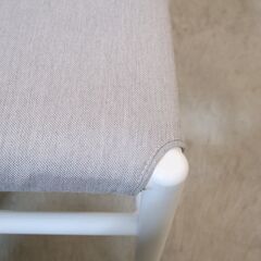 イタリアの新鋭家具ブランドTOOU(トゥー)のJOIコレクション セミアームチェアです。しなやかな曲線を描くフレームデザインが上品な印象のダイニングチェア。屋内外問わず使用できる北欧スタイルのチェア♪の画像