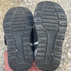 ニューバランス 子供靴の画像