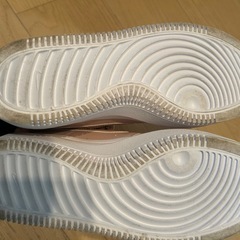 NIKEレディーススニーカー25.5cmの画像