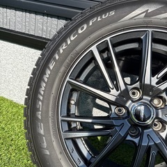美品✨17inchスタットレスタイヤ4本の画像