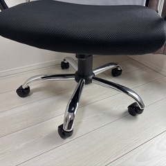 デスクチェア　白の画像