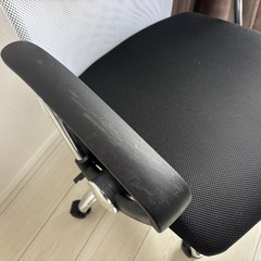 デスクチェア　白の画像