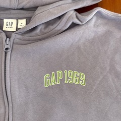 GAP  キッズ　パーカー　サイズ150(XL)の画像