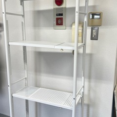【無料】突っ張り収納ラック（白）可動棚 天井突っ張り式 ※千駄ヶ谷の画像