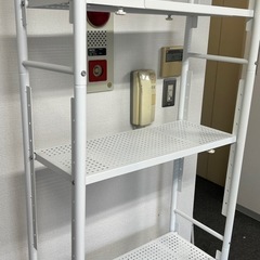 【無料】突っ張り収納ラック（白）可動棚 天井突っ張り式 ※千駄ヶ谷の画像