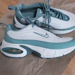 ナイキ　エアマックス　24.0の画像